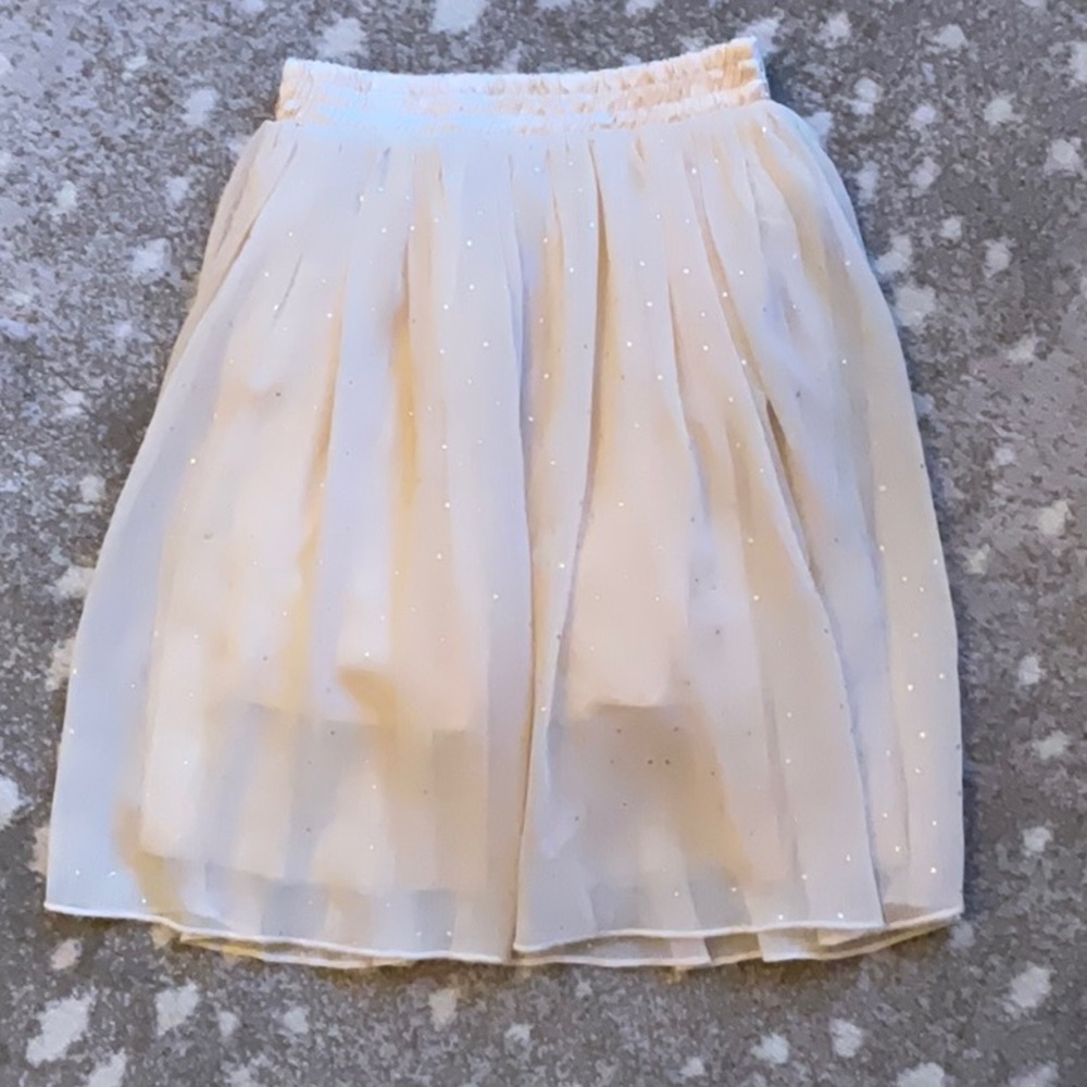 Kids flowy dotted ballerina skirt.